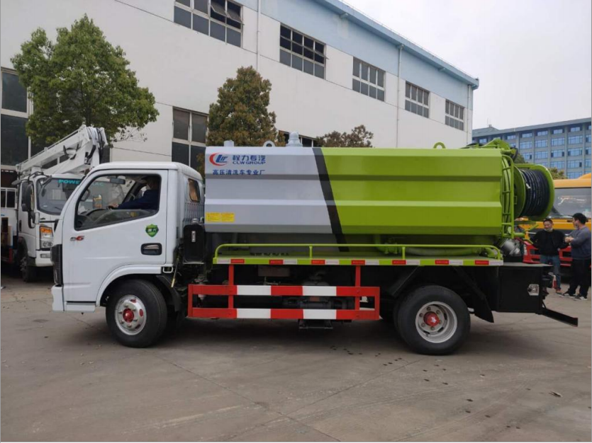 国六小多利卡清洗吸污车1.png